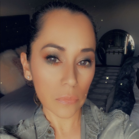 Meet your Posher, Elisa - Picture 2 of 2